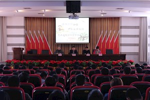 读书引领人生 书香溢满校园