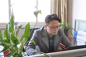 有一种坚守叫默默付出