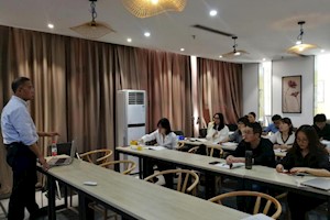 我校组织大学英语教师系列培训